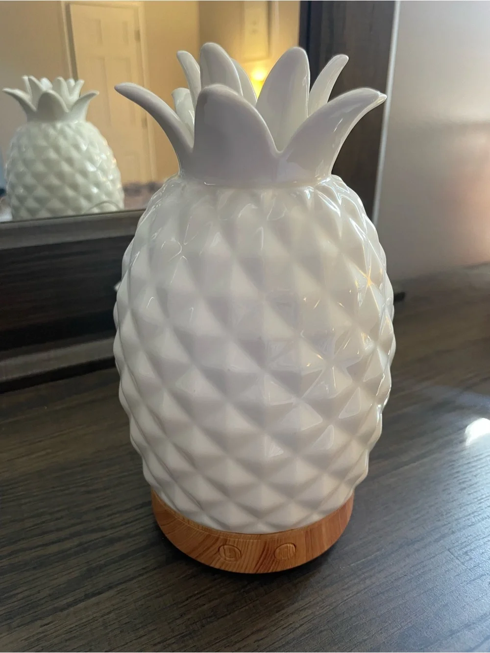 White Ceramic Color-Changing Pineapple Diffuser